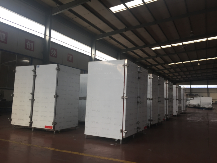 魯寶商用廚具為山東大學量身定制的節(jié)能大型商用蒸箱進入出廠檢驗調(diào)試階段